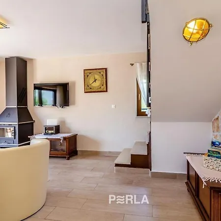 Casa With Pool In Krk Near Beach Tatil Evi