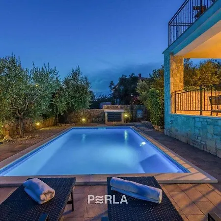 Tatil Evi Casa With Pool In Krk Near Beach
