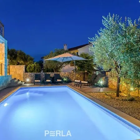 Casa With Pool In Krk Near Beach Tatil Evi *