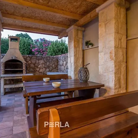 Casa With Pool In Krk Near Beach Tatil Evi