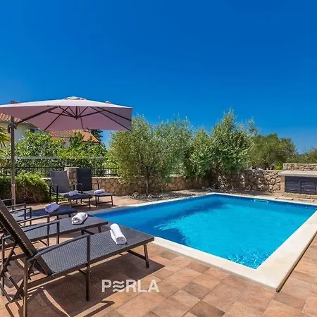Casa With Pool In Krk Near Beach Tatil Evi *