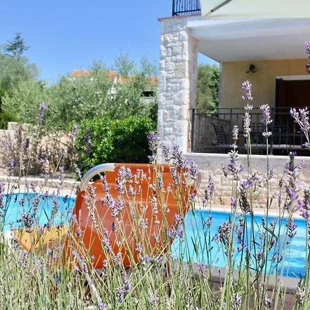 بيت للعطل Casa With Pool In Krk Near Beach